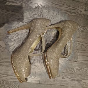 Adrianna Papell shoes woman